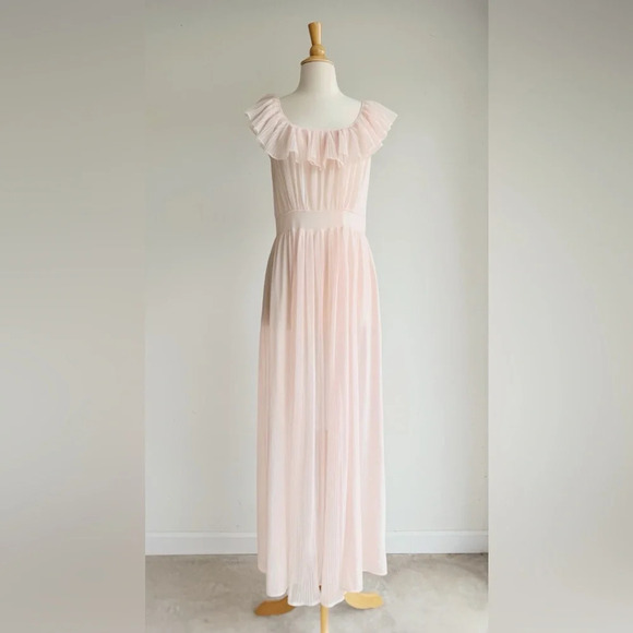 1950's VINTAGEPink Micropleat Ruffle Maxi NightgownBest fit M/L